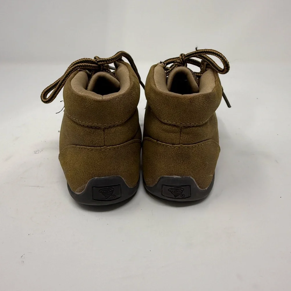EUC Twister Tan and Brown Kids Moccasins sz 7 (NVGOEI)